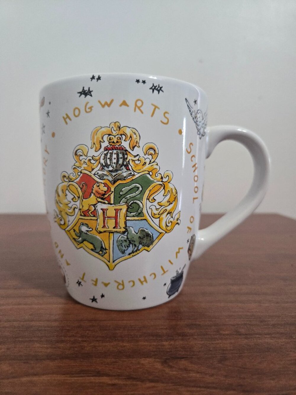 Harry Potter 25oz Ceramic Coffee Mug Silver Buffalo Hogwarts House Crest XL Mug